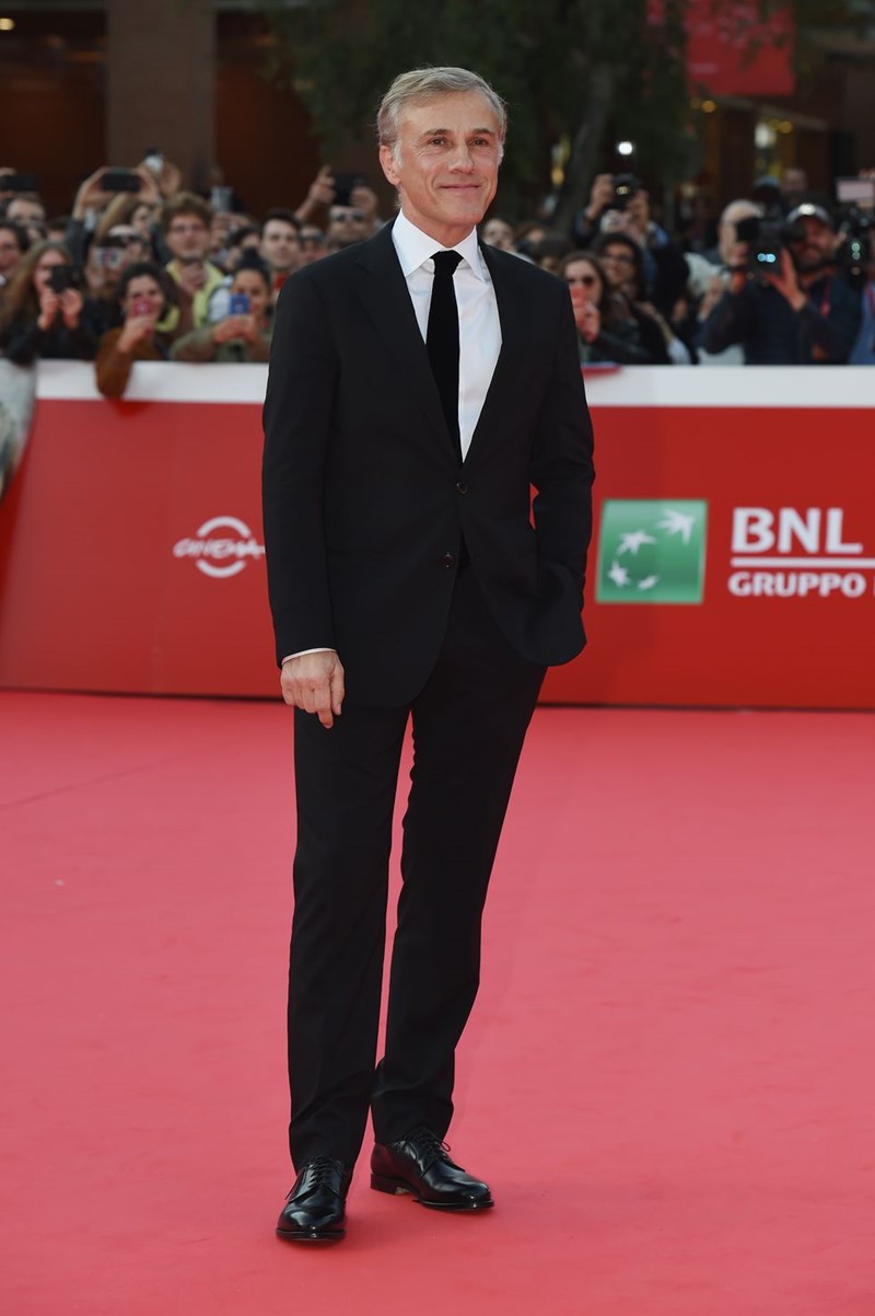 ΜΑΥΡΟ ΚΟΣΤΟΥΜΙ