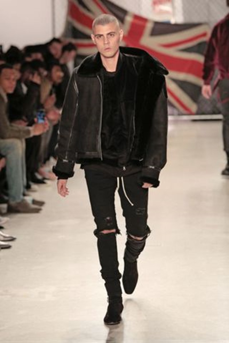 ΤΖΗΝ ΠΑΝΤΕΛΟΝΙ ΜΕ ΣΚΙΣΙΜΑΤΑ