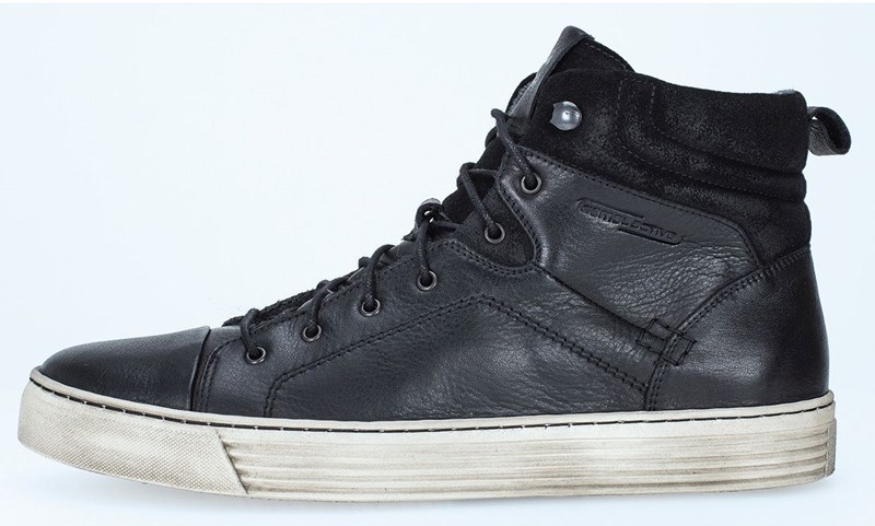 ΚΛΟΝΤΙΣΤ ΠΑΠΟΥΤΣΙΑ