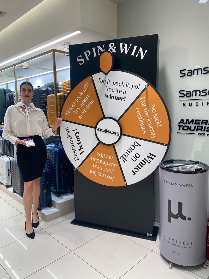Spin the Wheel στη γωνιά της Samsonite στο attica City Link