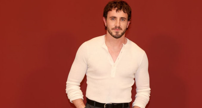 Όλοι μιλούν για την Ayo Edebiri - εικόνα 1