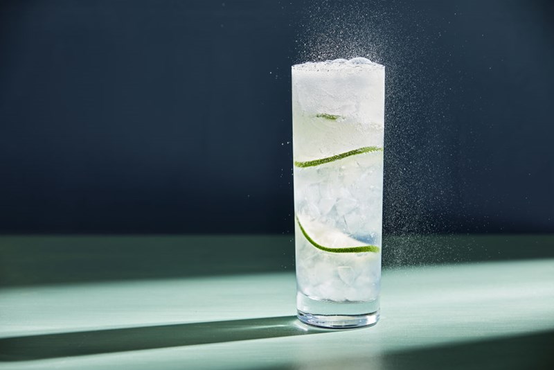 ΕΝΑ ΚΑΛΟΦΤΙΑΓΜΕΝΟ ΤΖΙΝ ΤΟΝΙΚ