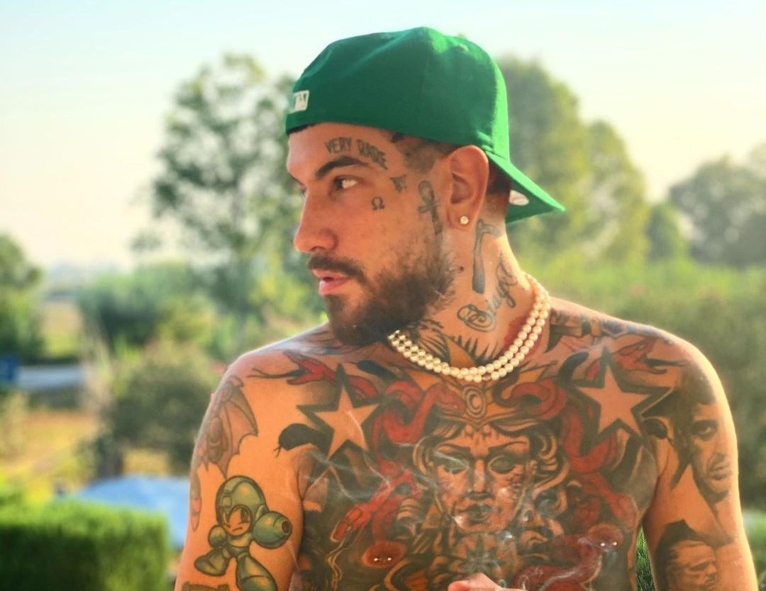 Αλεξία Κεφαλά: Ποια είναι η πανέμορφη influencer που παντρεύτηκε τον ράπερ FY - εικόνα 1