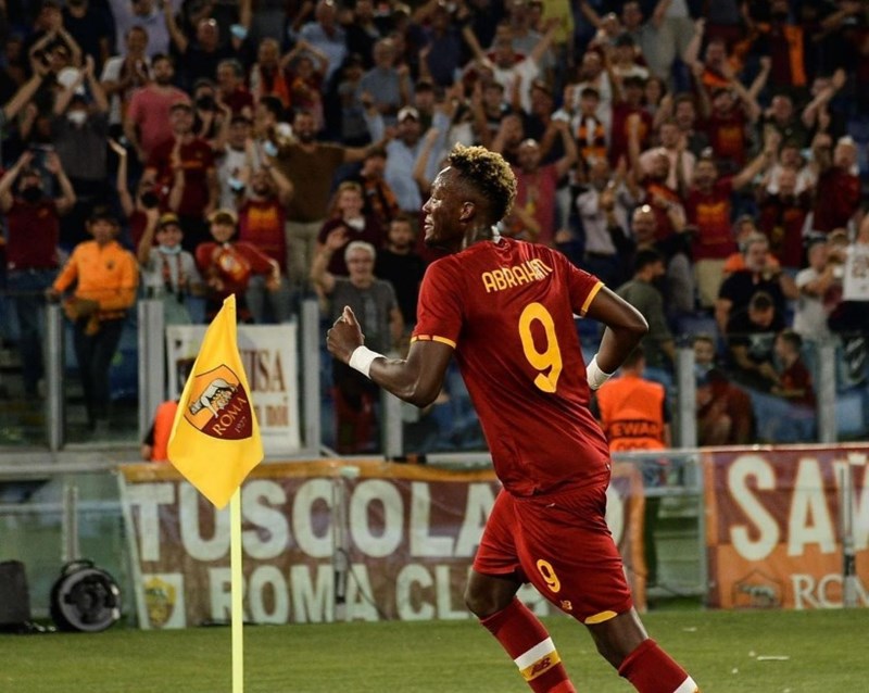 Ο ΤΑΜΙ ΕΪΜΠΡΑΧΑΜ ΜΕ ΤΗ ΦΑΝΕΛΑ ΤΗΣ ΡΟΜΑ