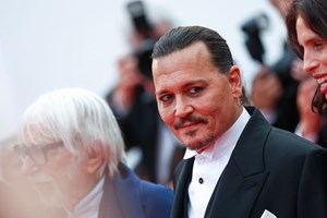 Σε άλλα νέα, ο Johnny Depp είναι έτοιμος να υποδυθεί τον Σατανά - εικόνα 1