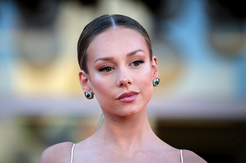 ΕΣΤΕΡ ΕΣΠΟΖΙΤΟ ΕΛΙΤ ΝΕΤΦΛΙΞ 2