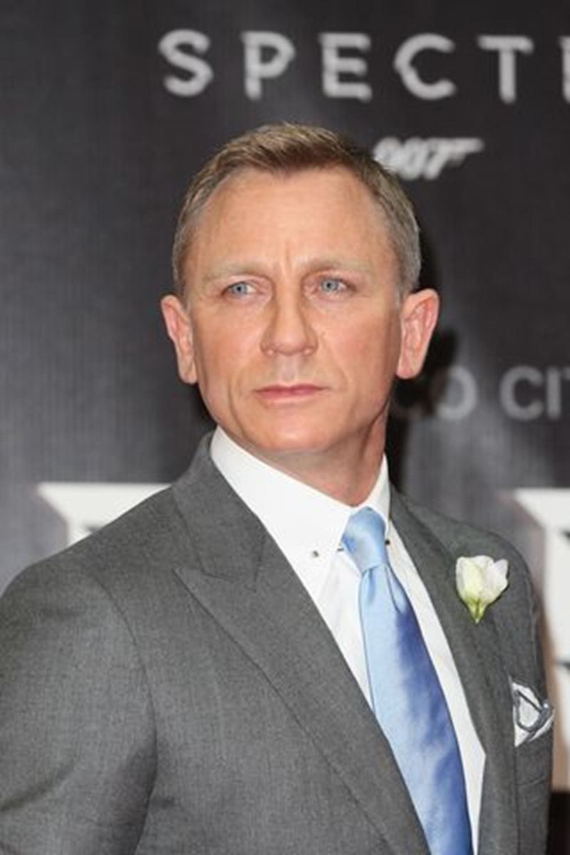 DANIEL CRAIG