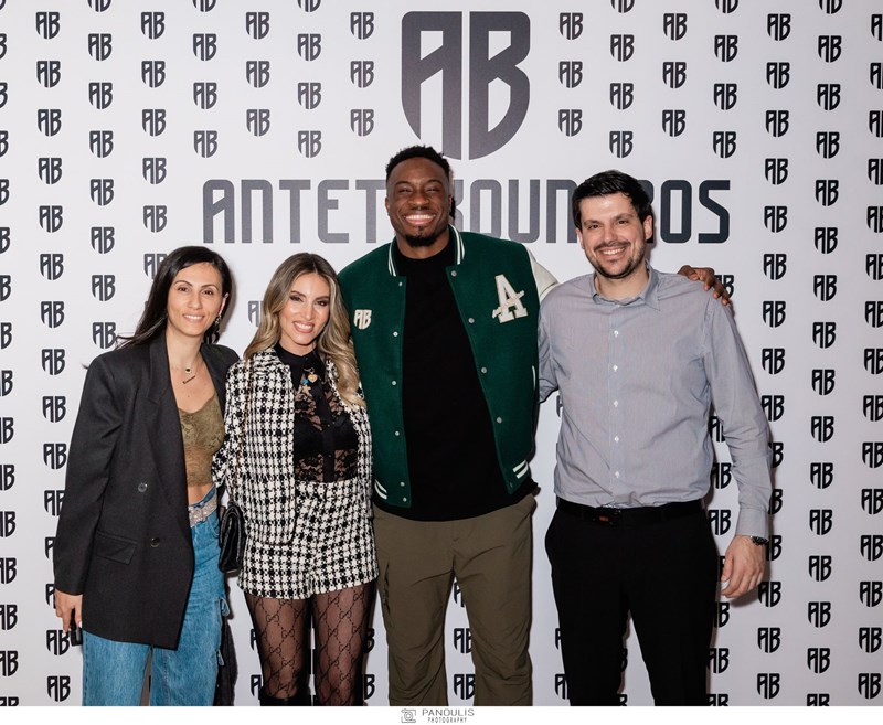 Κωνσταντίνα Βασιλείου, Αθηνά Οικονομάκου, Θανάσης Αντετοκούνμπο (CEO Antetokounbros), Γιώργος Τριανταφυλλίδης (Marketing Director VETO SA)