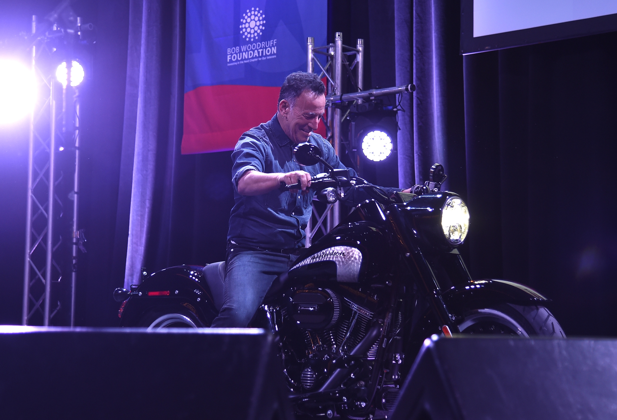 Τι λένε οι πρώτες κριτικές για τον Jeremy Allen White ως Bruce Springsteen - εικόνα 1