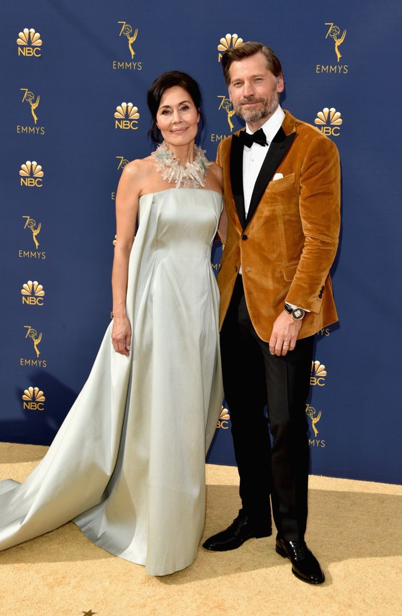 ΚΟΚΚΙΝΟ ΧΑΛΙ ΣΤΥΛ EMMY ΒΡΑΒΕΙΑ