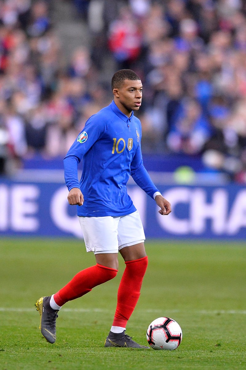 ΚΙΛΙΑΝ ΕΜΠΑΠΕ 2