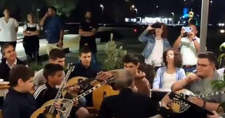 Μια συγκινητική στιγμή για τον Σταύρο Ξαρχάκο - εικόνα 1