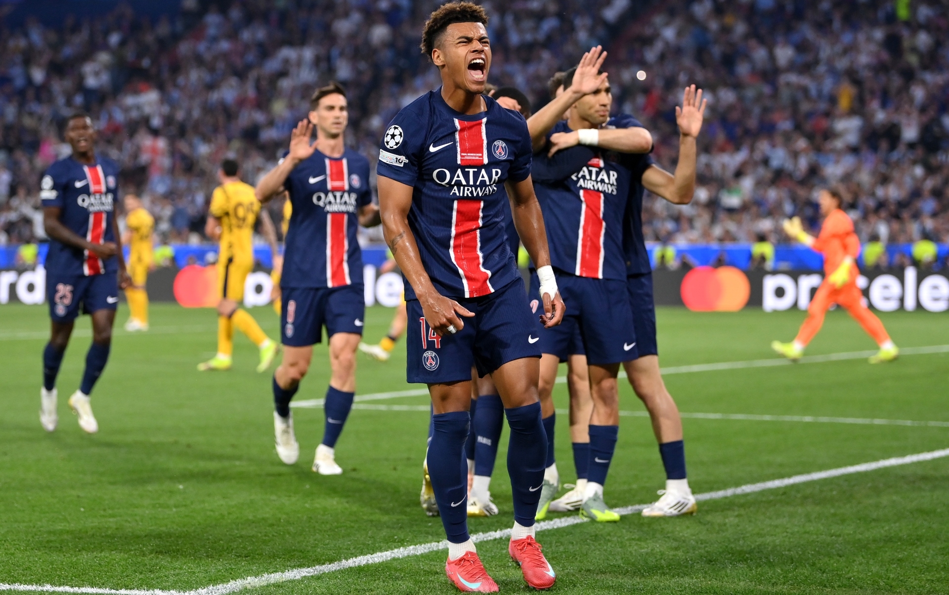 Η συγκινητική ανάρτηση του Ροντινέι για τον πατέρα του - εικόνα 2