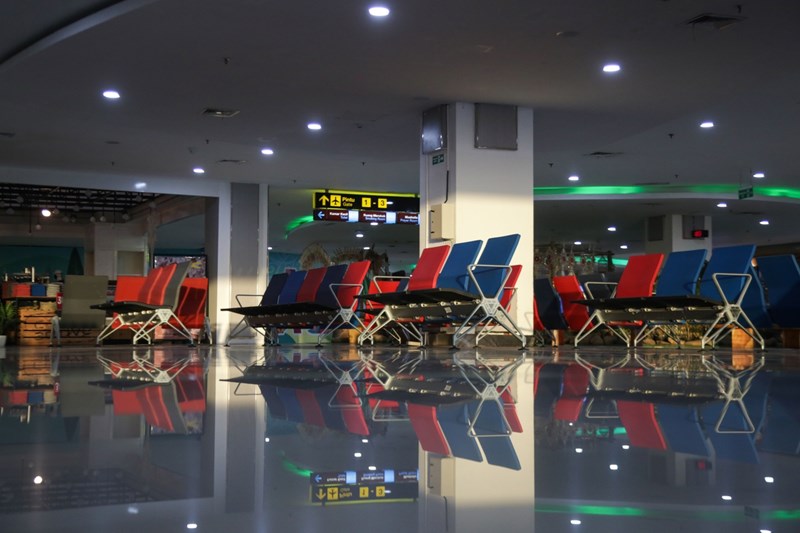 Ο παράξενος μικρόκοσμος του αεροδρομίου 2