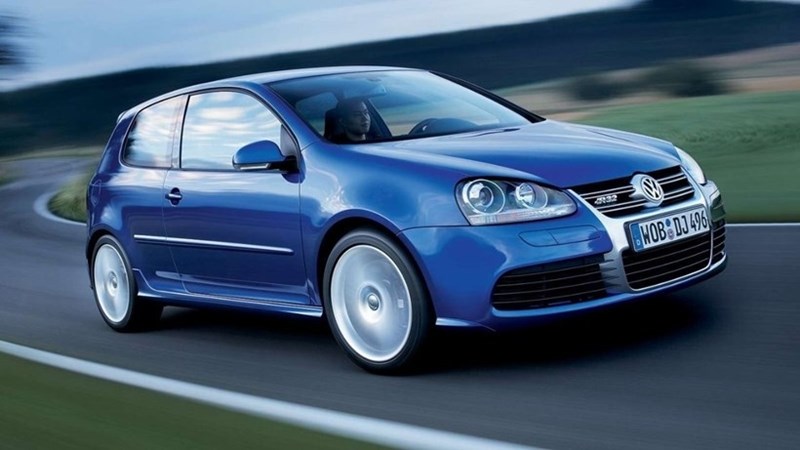 Μια φωτογραφία ενός Wolkswagen Golf