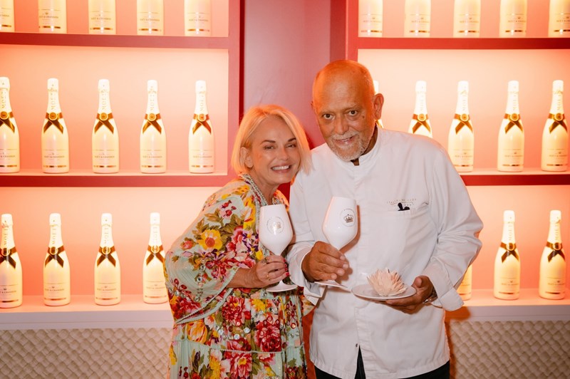 Τζόση Βιτζηλαίου Communications Manager AMVYX, Στέλιος Παρλιάρος