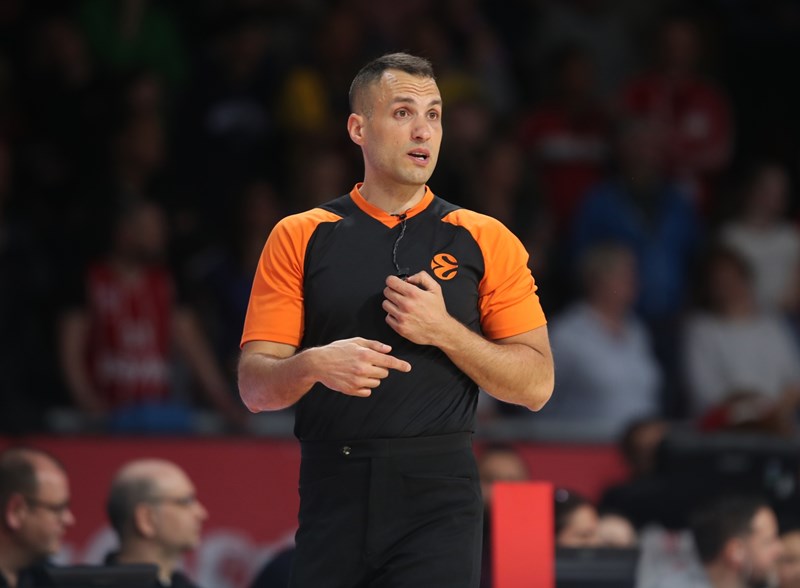 Ο διαιτητής Ούρος Νίκολιτς