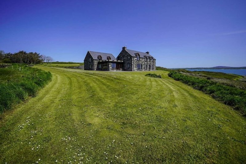 ΙΔΙΩΤΙΚΑ ΝΗΣΙΑ 4