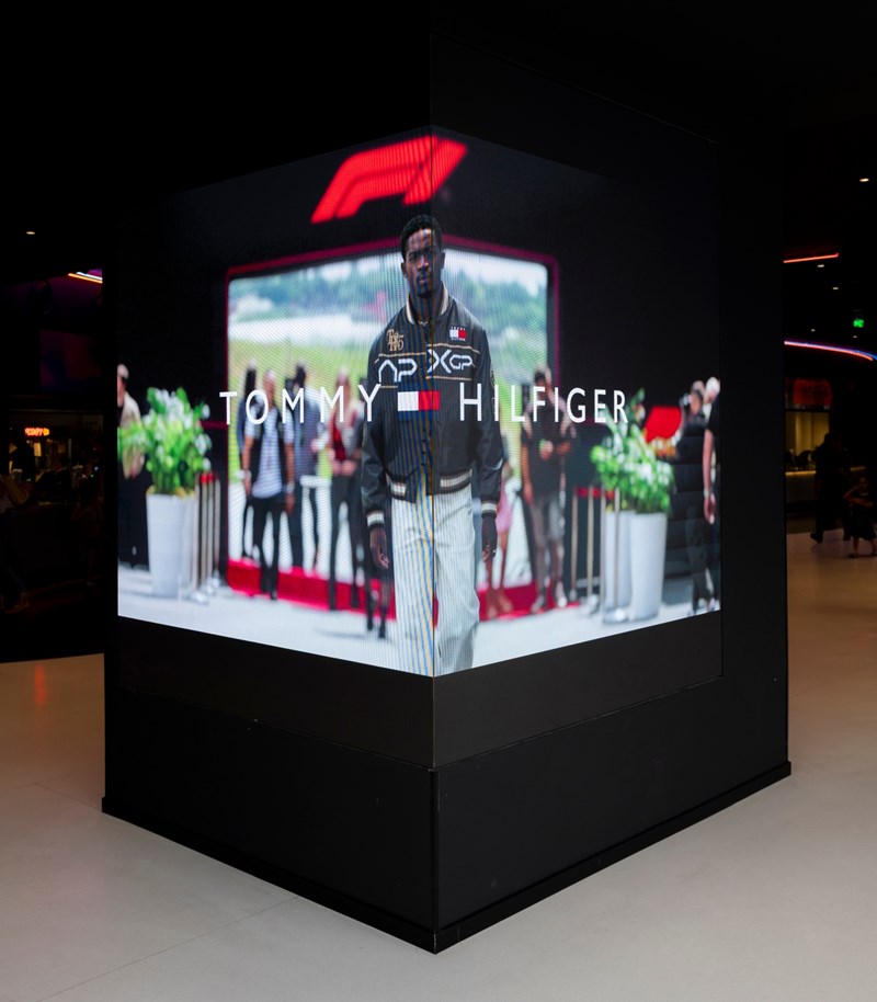 Tommy Hilfiger x F1: Η μεγάλη avant-première της Αθήνας στο The Mall Athens