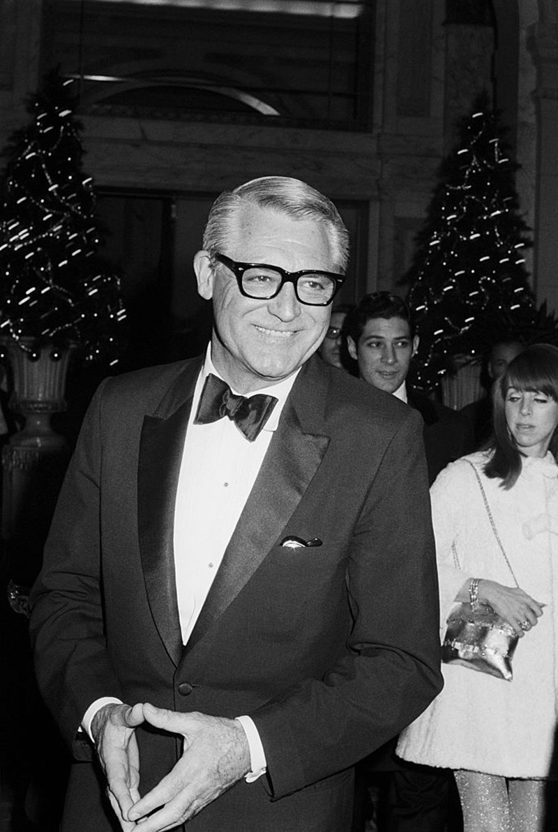 ΧΡΙΣΤΟΥΓΕΝΝΙΑΤΙΚΟ ΣΤΥΛ ΔΙΑΣΗΜΩΝ