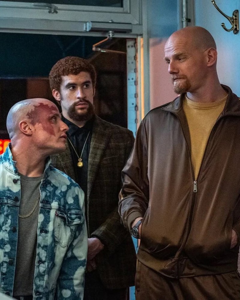 Σκηνές από την ταινία Caught Stealing