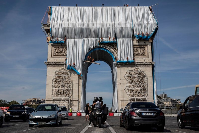 L'ARC DE TRIOMPHE, WRAPPED