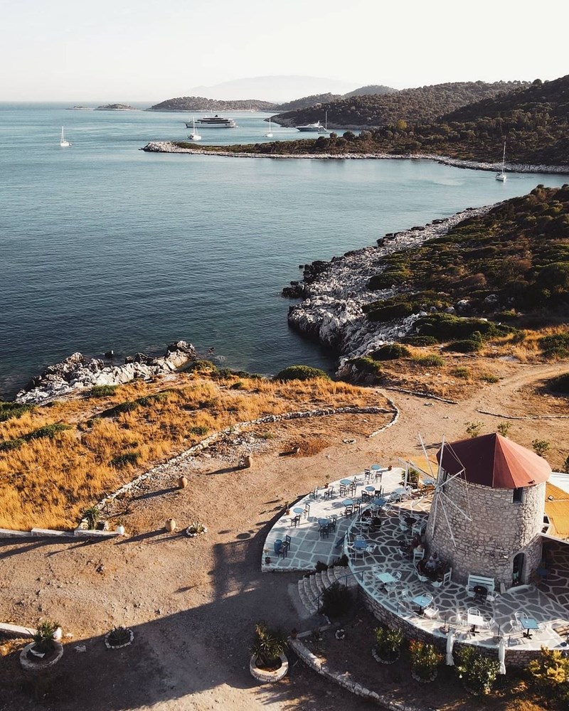 Το μπαρ Μύλος στον Καστό 1