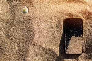 YouTubers έφτιαξαν το μεγαλύτερο iPhone στον κόσμο (video) - εικόνα 3