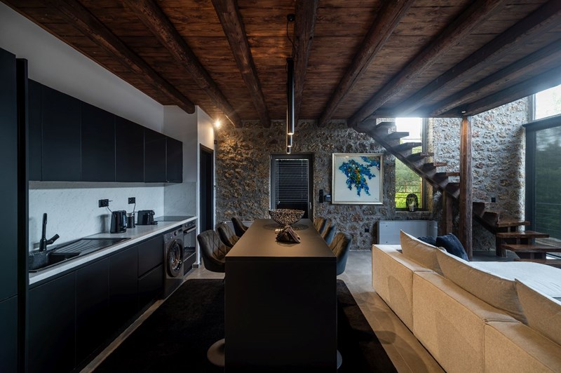 Heartbeat Mountain Escapes