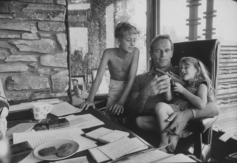 O Charlton Heston με τα παιδιά του