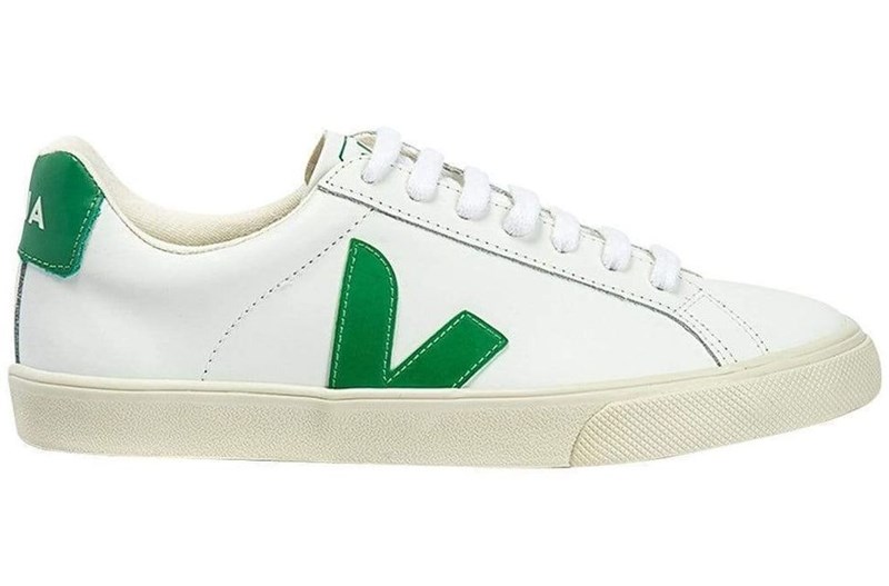 λευκά σνικερς