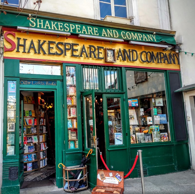 Shakespeare and Company βιβλιοπωλείο