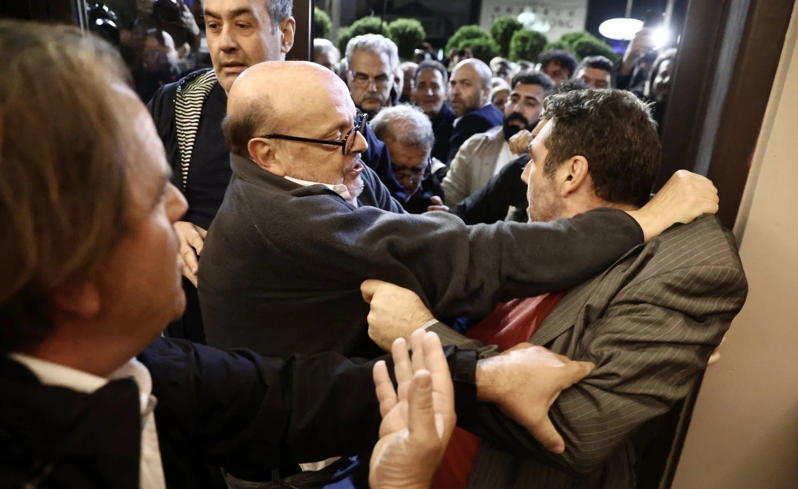 Η Ζωή Κωνσταντοπούλου αποχώρησε σε χρόνο ρεκόρ από συνέντευξη όταν ρωτήθηκε για τον Τσίπρα - εικόνα 2