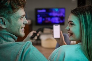 Τώρα η μαμά σου μπορεί να σου κάνει προξενιό στο Tinder - εικόνα 1