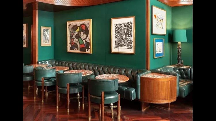 Κινηματογραφική ληστεία στο Λούβρο: Εκλάπησαν κοσμήματα ανεκτίμητης αξίας - εικόνα 2