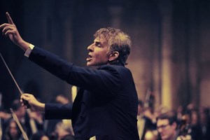 1200 ευρώ και κάτι για τα Air Jordans του Bradley Cooper - εικόνα 2