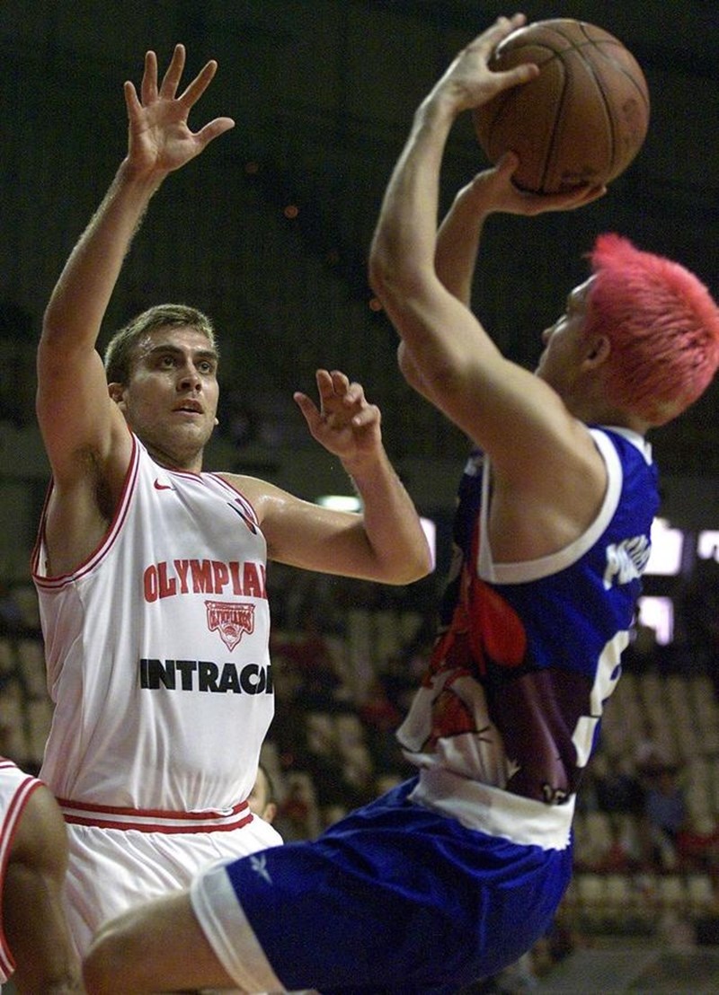 Κόντρα στον Ολυμπιακό με φούξια μαλλί