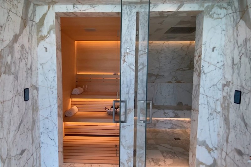 Το μπάνιο του ενός εκατομμυρίου