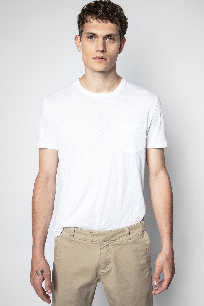 MAN WITH T-SHIRT
