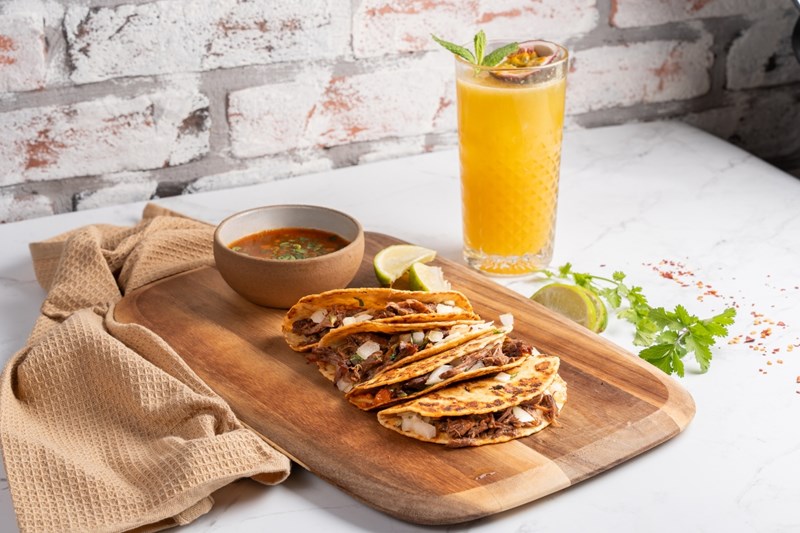 Margarita MAYnia στα TGI Friday's