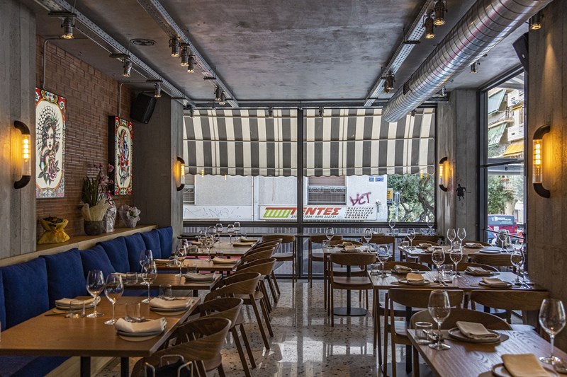 Ο χώρος στο εστιατόριο Ex Machina του Άνταμ Κοντοβά