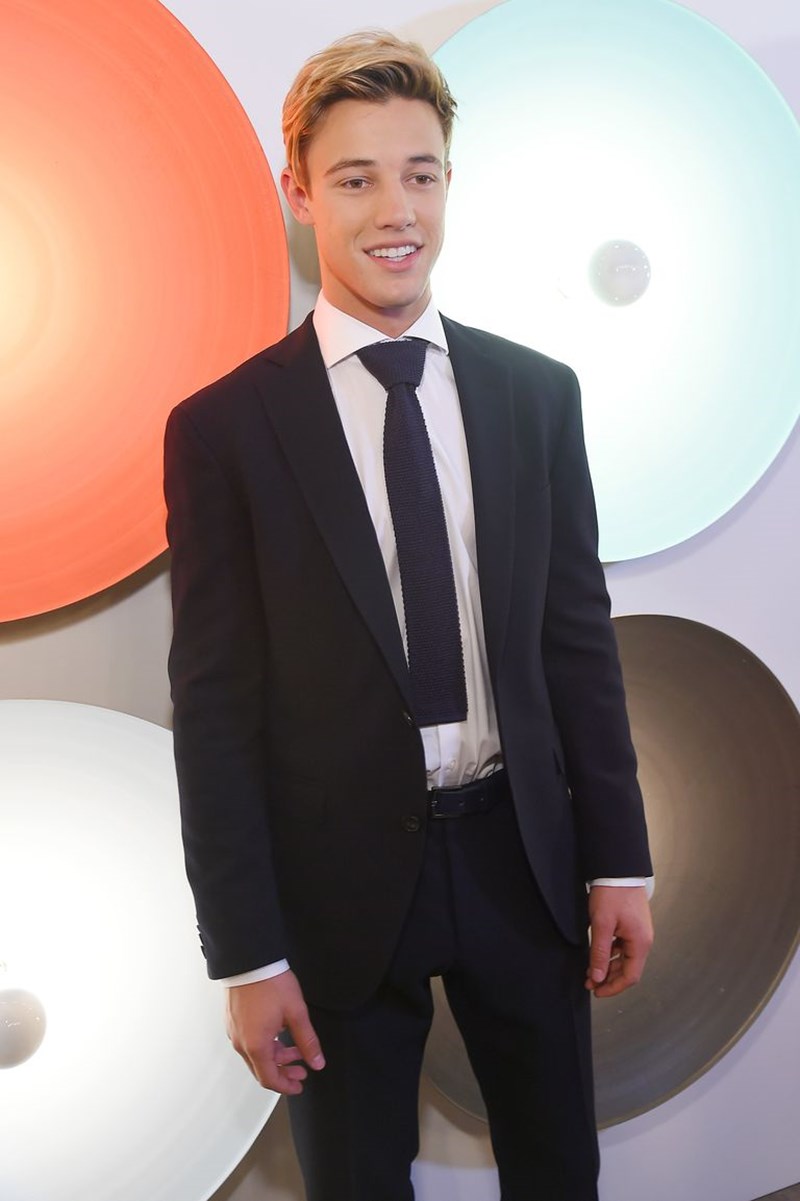 ΛΑΘΗ ΚΟΣΤΟΥΜΙ