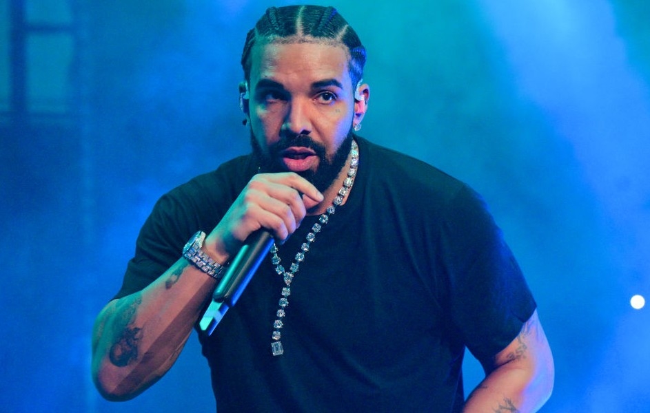 Η Veronica Correia ξεκίνησε καριέρα στο μόντελινγκ επειδή πέταξε το σουτιέν της στον Drake - εικόνα 1