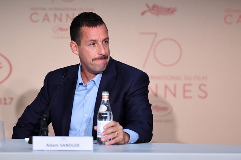 ΑΝΤΑΜ ΣΑΝΤΛΕΡ ΜΟΥΣΤΑΚΙ