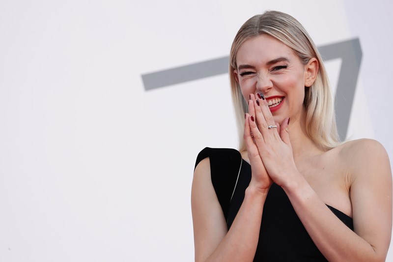 ΒΑΝΕΣΑ ΚΙΡΜΠΙ