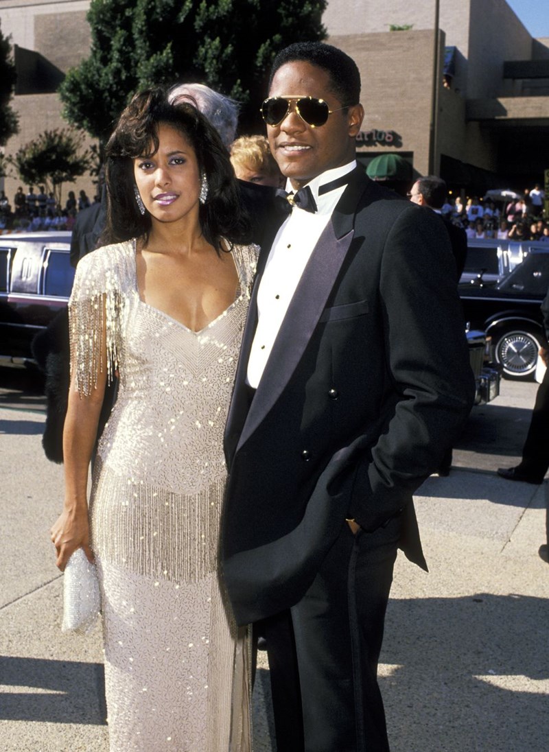 ΚΟΚΚΙΝΟ ΧΑΛΙ ΣΤΥΛ EMMY ΒΡΑΒΕΙΑ