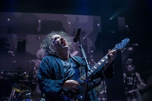 Οι Cure έρχονται στην Αθήνα για μία συναυλία - εικόνα 1