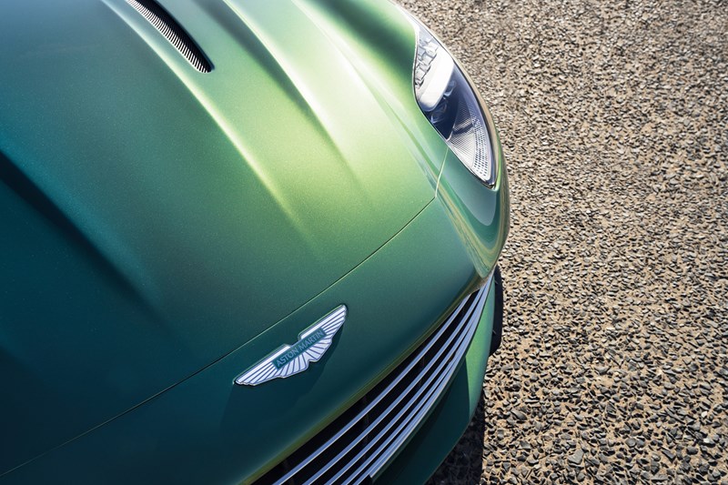 Aston Martin DB12