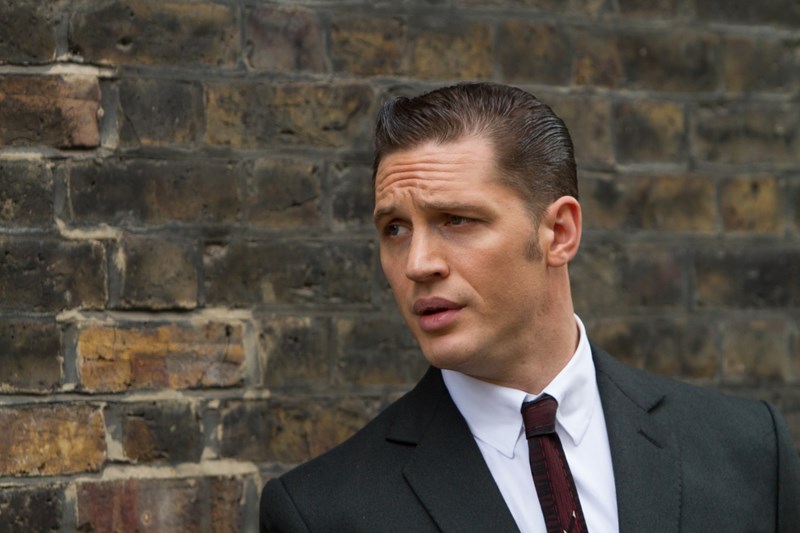 Ο Tom Hardy σε σκηνή από την ταινία Legend του 2015.