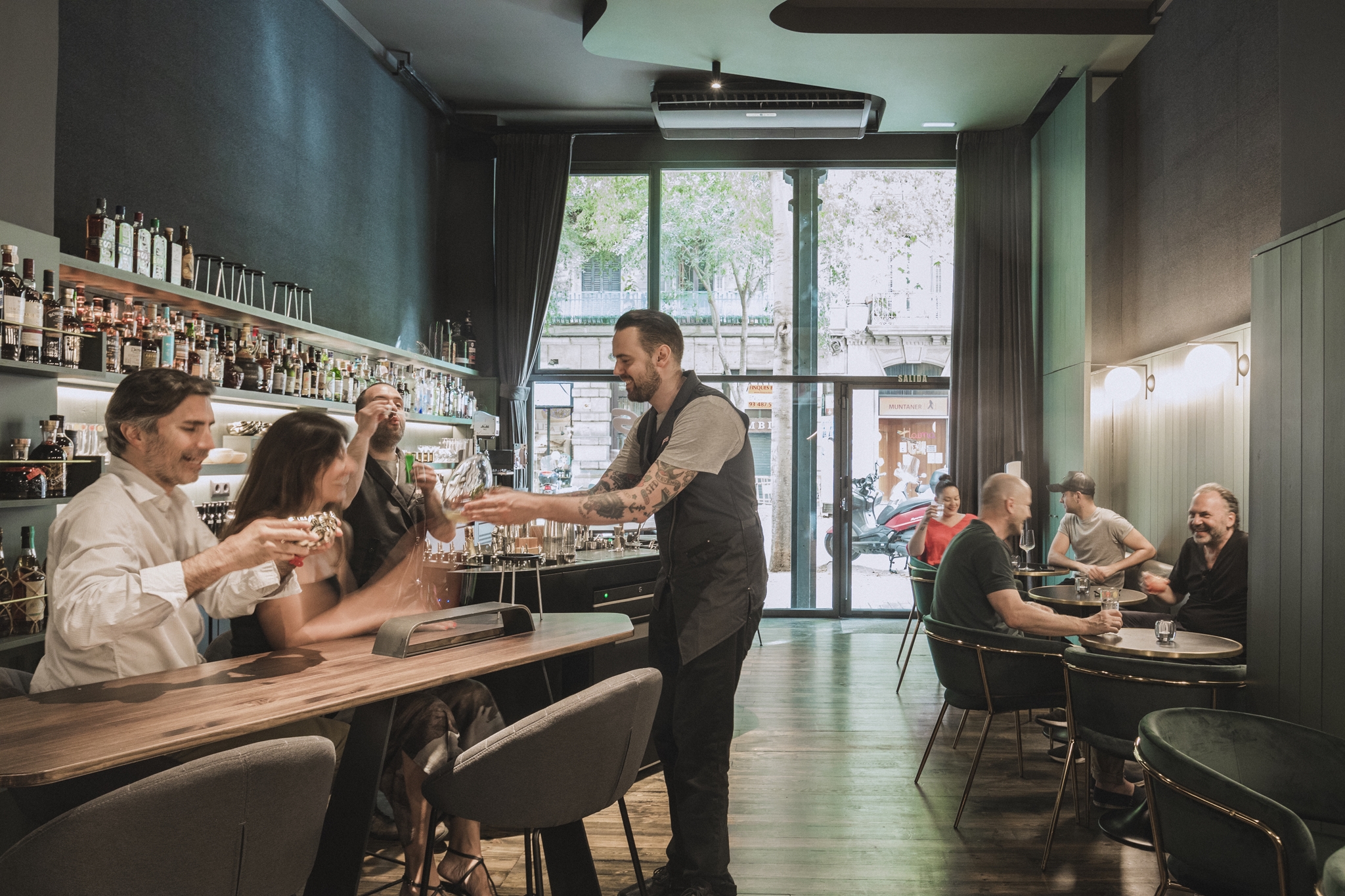 Υπέροχα μπαρ σε αθηναϊκές και πειραιώτικες ταράτσες - εικόνα 1